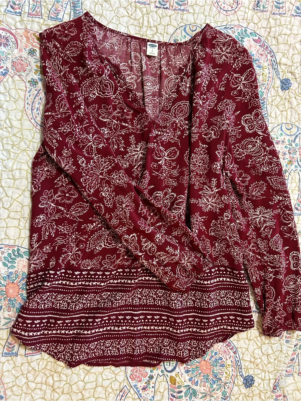 Women's Red Floral Print Long-Sleeve Blouse